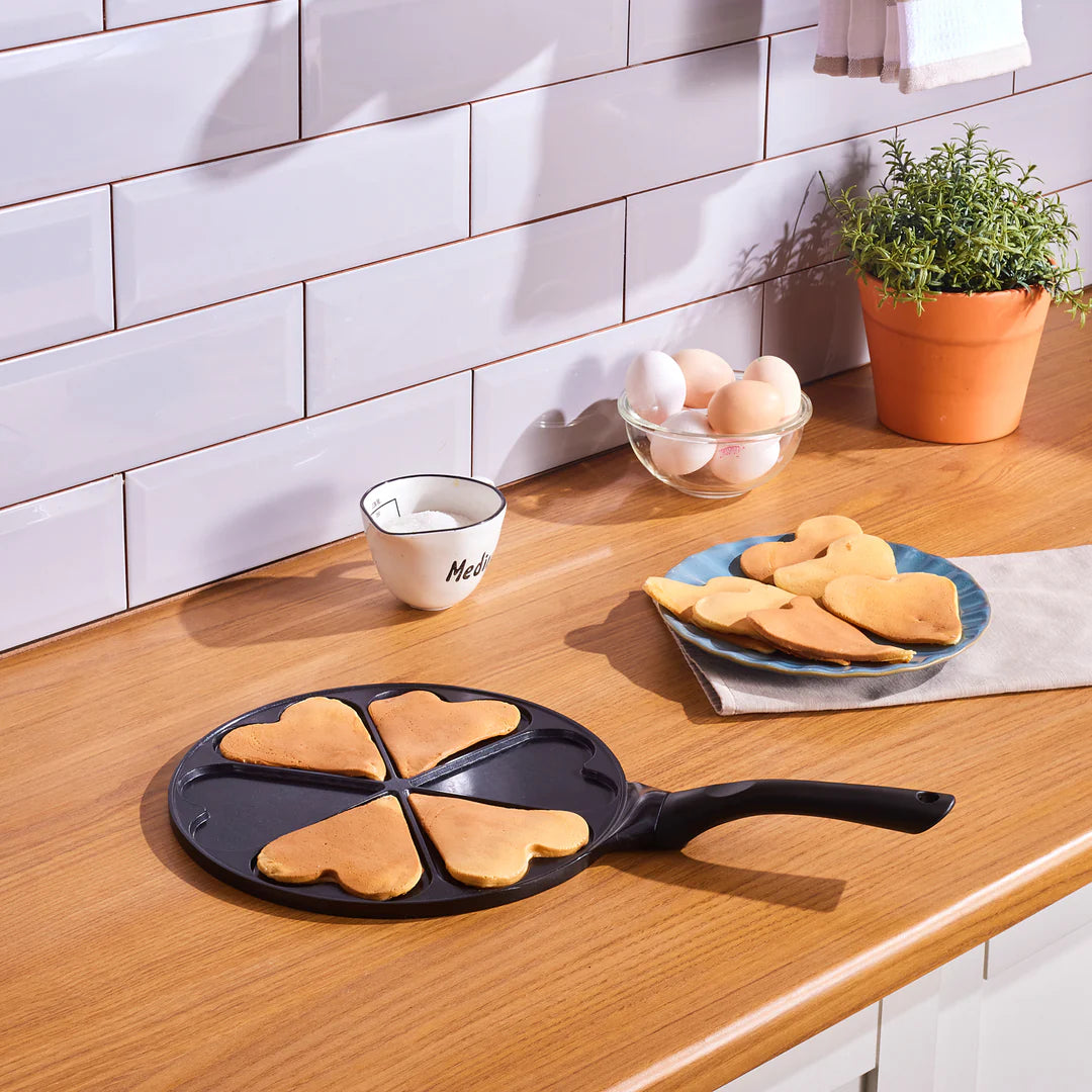 Karaca Fluffy Love Antihaft-Pfannkuchen Pfanne mit Induktionskeramikbeschichtung, 26 cm