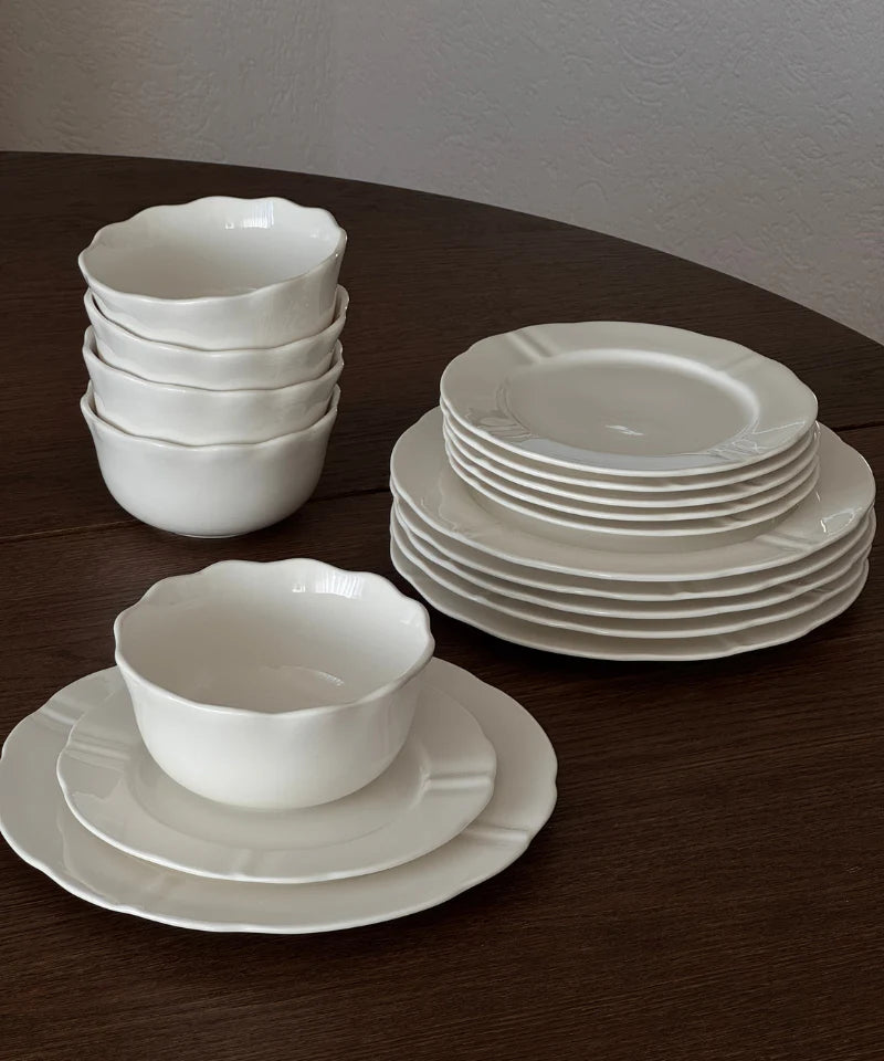 Plain White 18 Teiliges Geschirrset