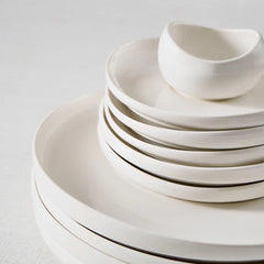 Karaca Bone China Olla 28-teiliges Servierset für 6 Personen, Weiß