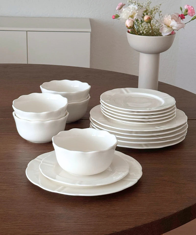 Plain White 18 Teiliges Geschirrset