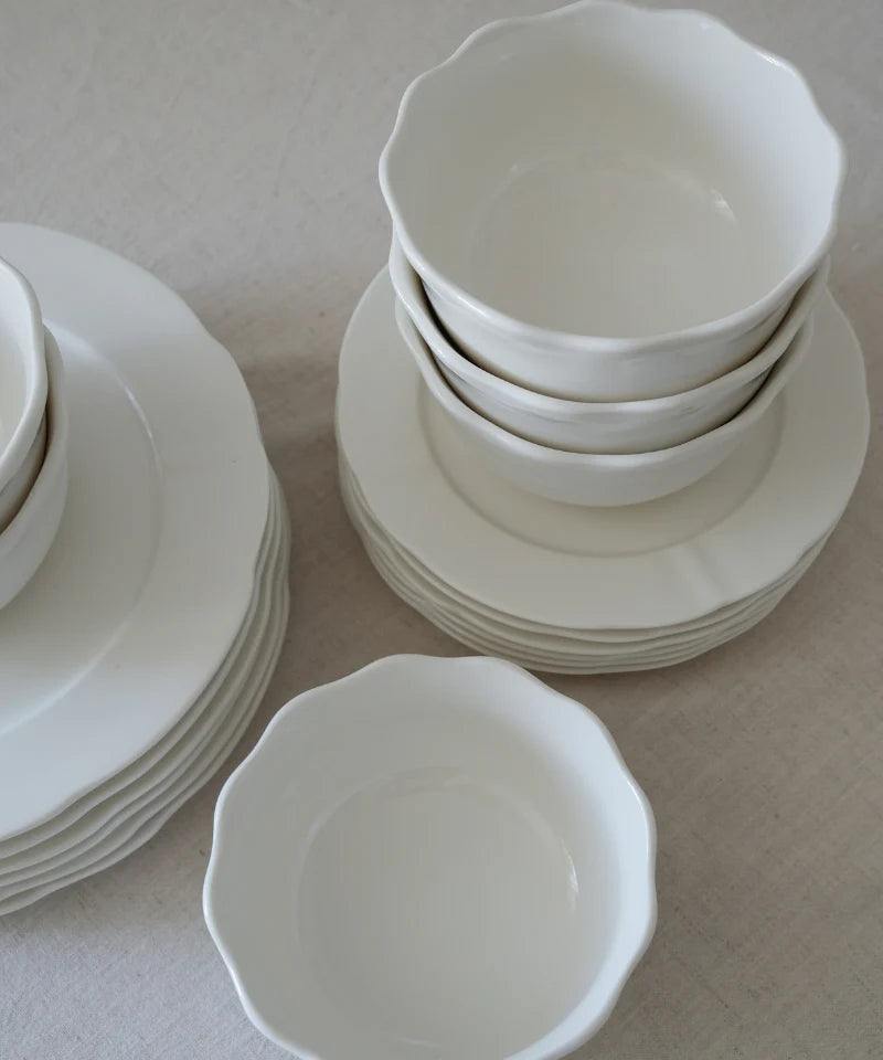 Plain White 18 Teiliges Geschirrset